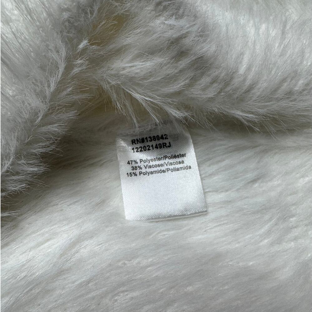 On 12th White Fuzzy Gold Bow Sweater Size Medium NWT Coquette Balletcore - Picture 10 of 12